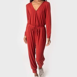 Gibsonlook Wrap Soft Luxe Stretchy Red Jogger Jumpsuit Size Small